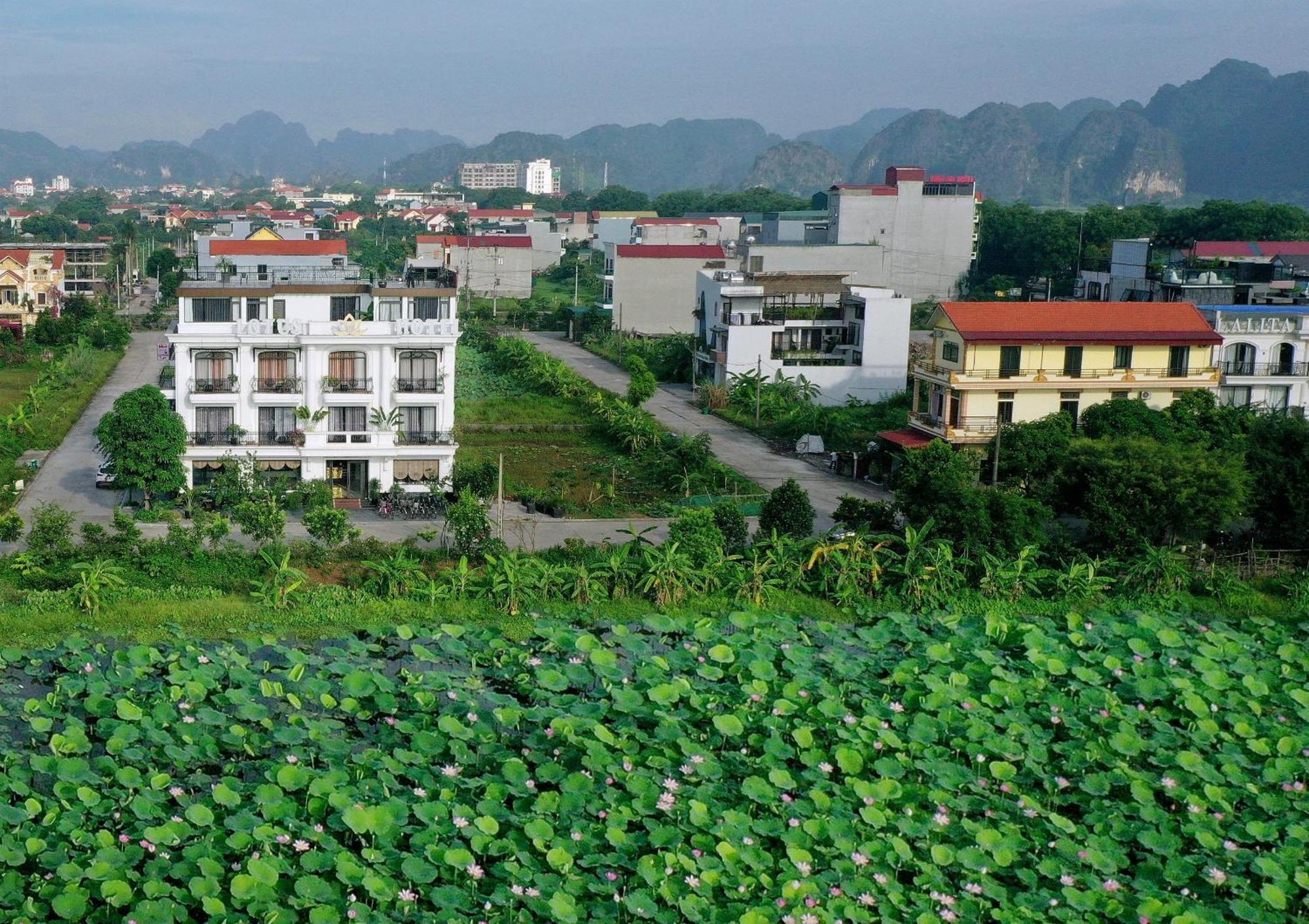Lotus Hotel Ninh Binh Bagian luar foto